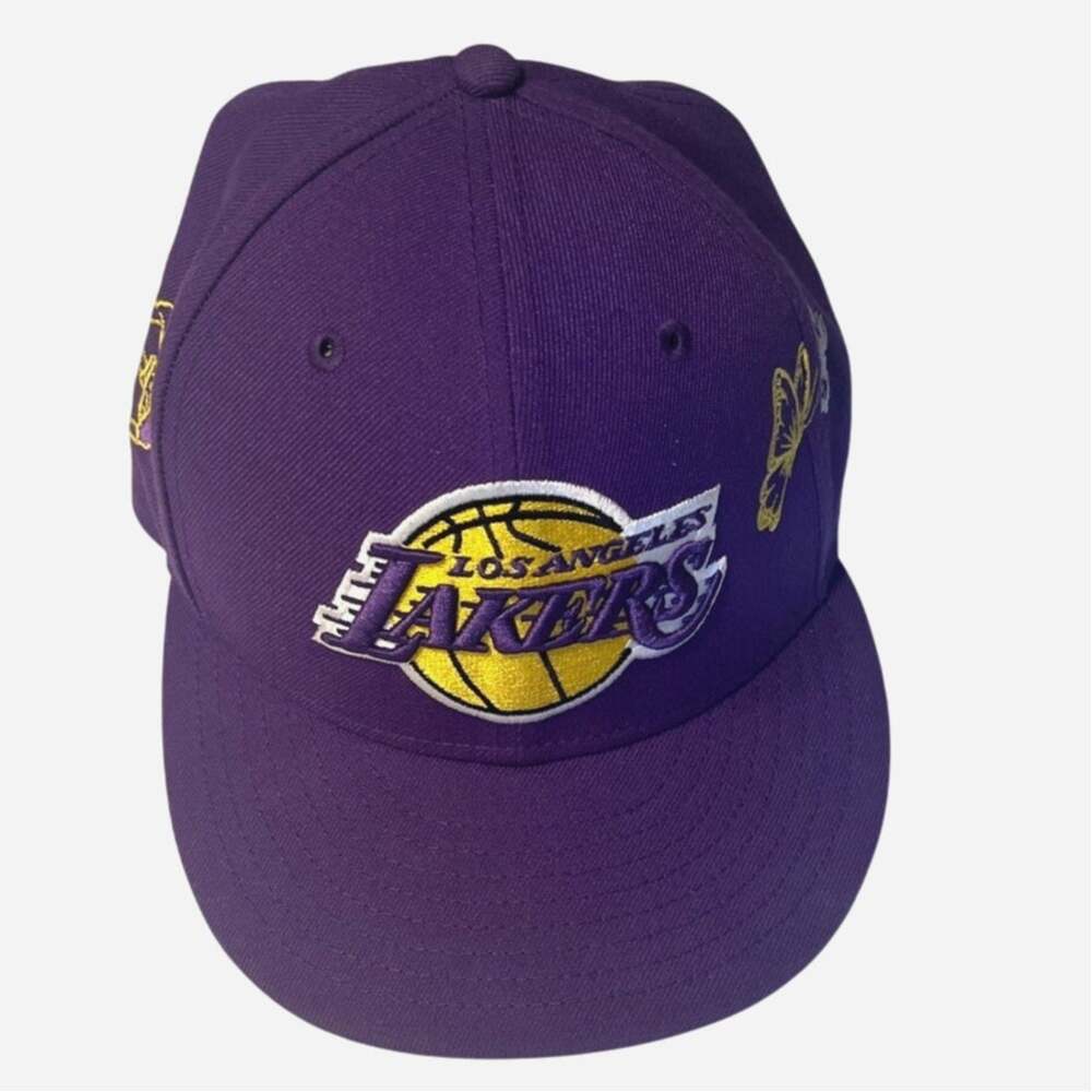 New Era 59FIFTY Los Angeles Lakers Kobe Bryant #8 Tribute Fitted Cap 7 Purple